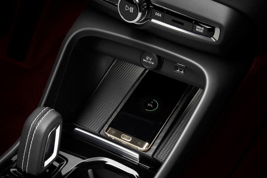 Детали интерьера Volvo XC40 T5 R-Design 2017 года  (WW) (фото 38 из 68)